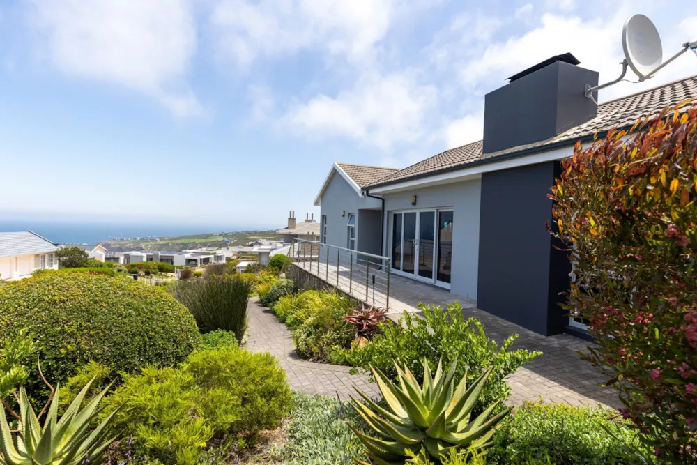 House for sale in Pinnacle Point Golf Estate - 1MB1722205
