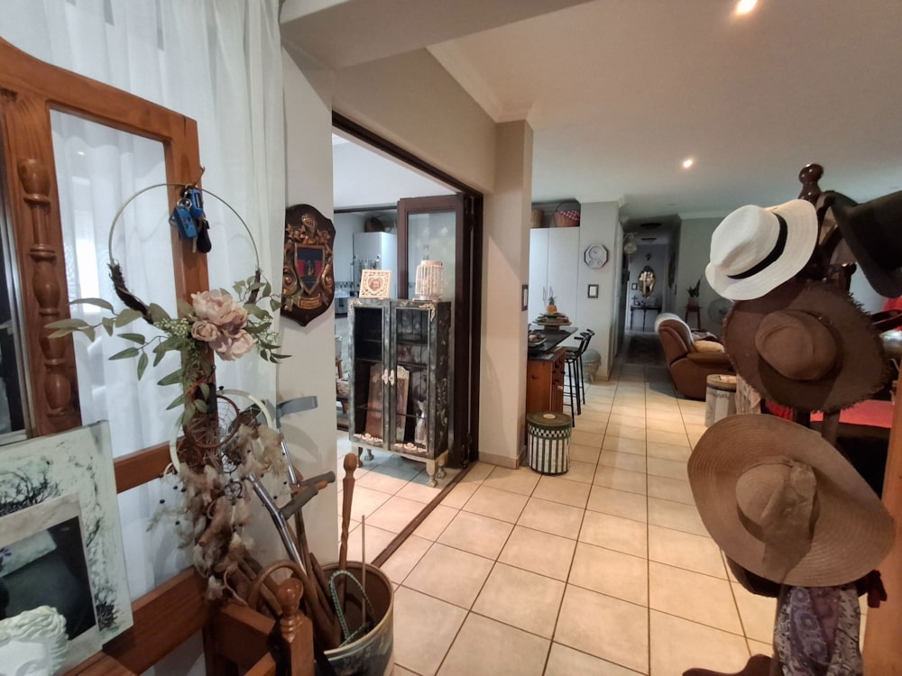 Security estate home for sale in Golden Acres - 1TA1723089 Security estate home for sale in Golden Acres - 1TA1723089