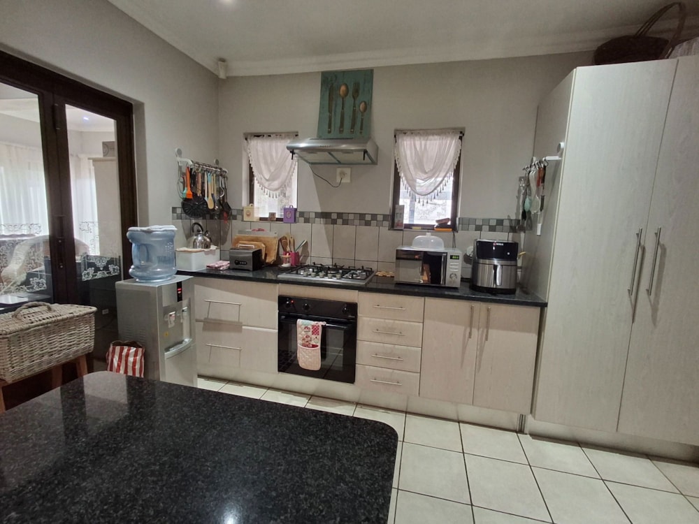 Security estate home for sale in Golden Acres - 1TA1723089 Security estate home for sale in Golden Acres - 1TA1723089