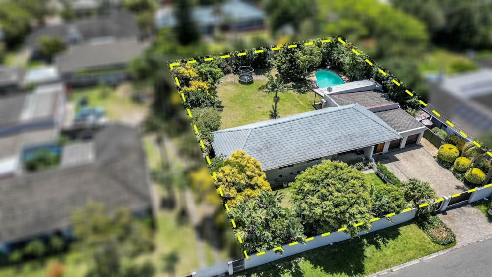 House for sale in Beacon Bay - 1EZ1722052 House for sale in Beacon Bay - 1EZ1722052