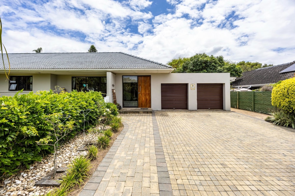 House for sale in Beacon Bay - 1EZ1722052 House for sale in Beacon Bay - 1EZ1722052