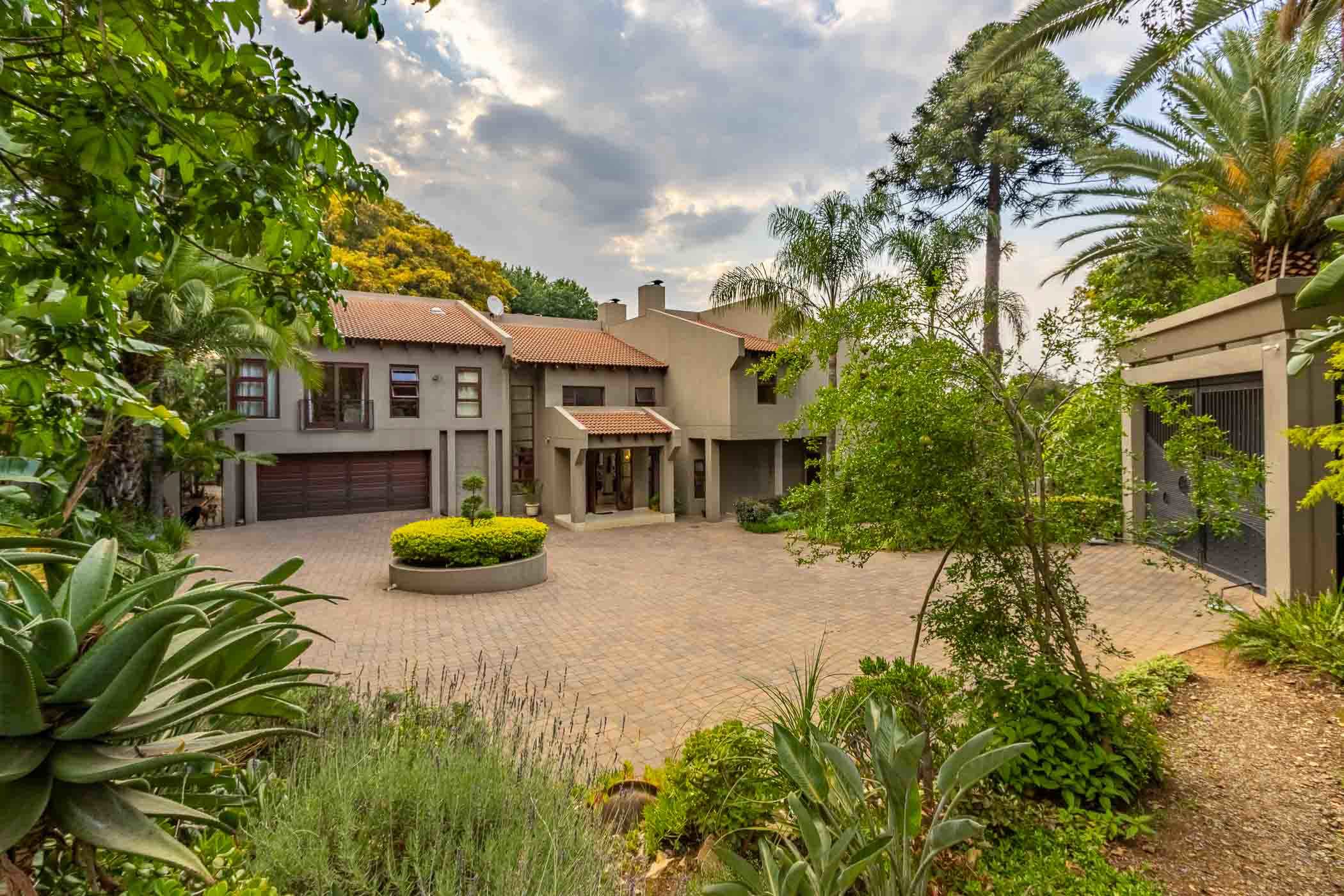 Double-storey house for sale in Bryanston - HP1721088