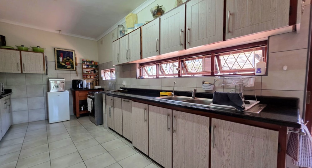 House for sale in Uvongo - 1PSH1720597 House for sale in Uvongo - 1PSH1720597