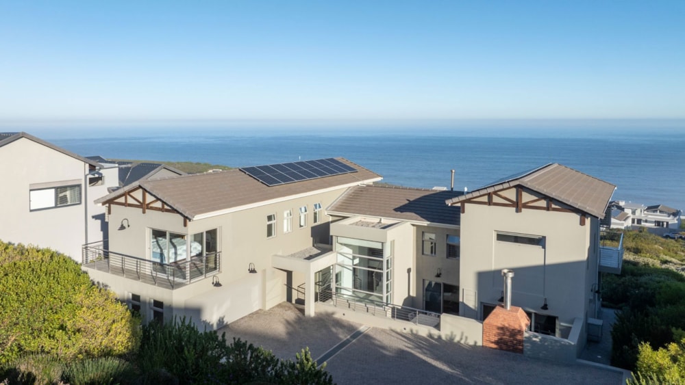 Double-storey house sold in Pinnacle Point Golf Estate - 1MB1713020 Double-storey house sold in Pinnacle Point Golf Estate - 1MB1713020