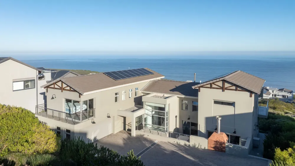 Double-storey house sold in Pinnacle Point Golf Estate - 1MB1713020 Double-storey house sold in Pinnacle Point Golf Estate - 1MB1713020