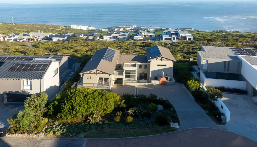 Double-storey house sold in Pinnacle Point Golf Estate - 1MB1713020 Double-storey house sold in Pinnacle Point Golf Estate - 1MB1713020