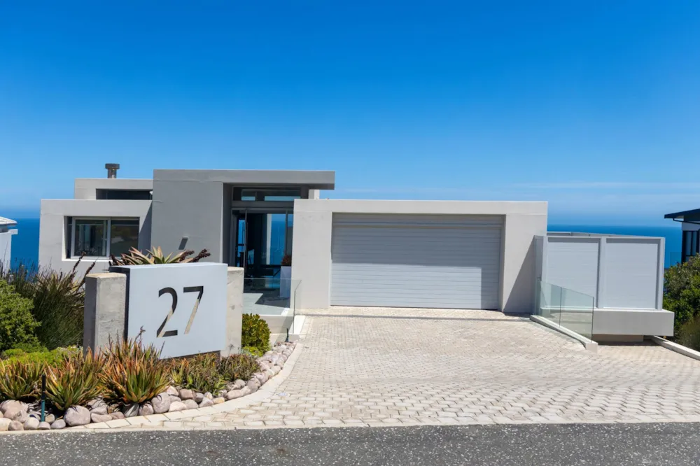 Double-storey house sold in Pinnacle Point Golf Estate - 1MB1721433 Double-storey house sold in Pinnacle Point Golf Estate - 1MB1721433
