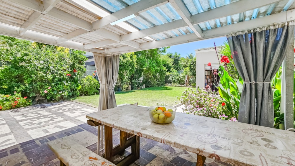 Single-storey house for sale in Paarl North - TK1722499 Single-storey house for sale in Paarl North - TK1722499