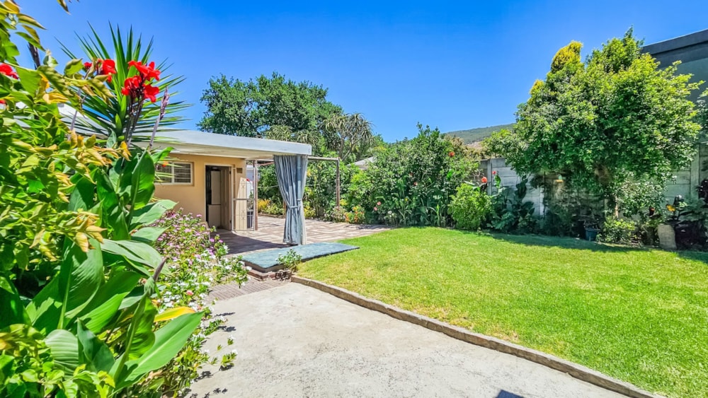 Single-storey house for sale in Paarl North - TK1722499 Single-storey house for sale in Paarl North - TK1722499