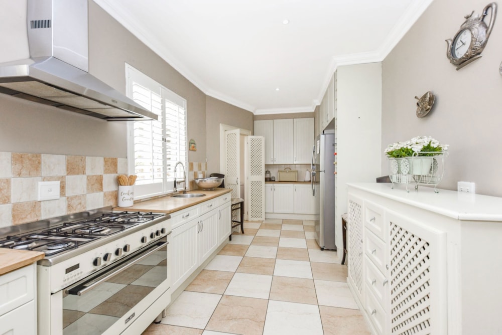 House for sale in Cedar Lakes - FW1721724