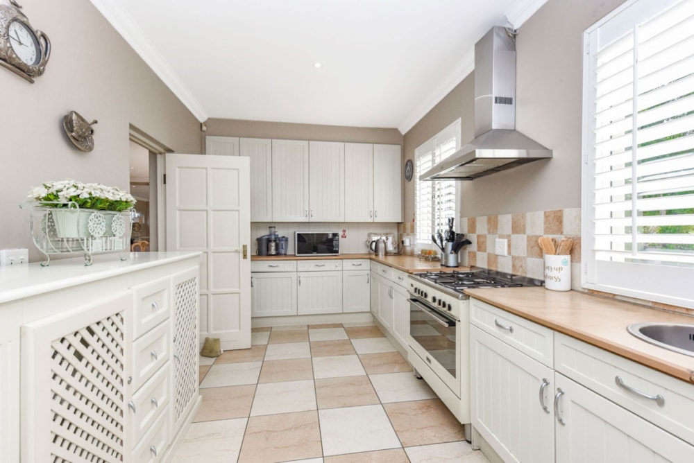 House for sale in Cedar Lakes - FW1721724