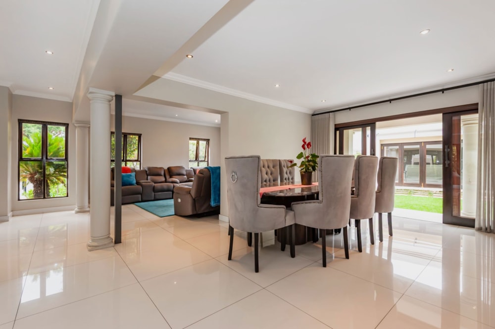 Cluster to rent in Bryanston - JBL1621767 Cluster to rent in Bryanston - JBL1621767