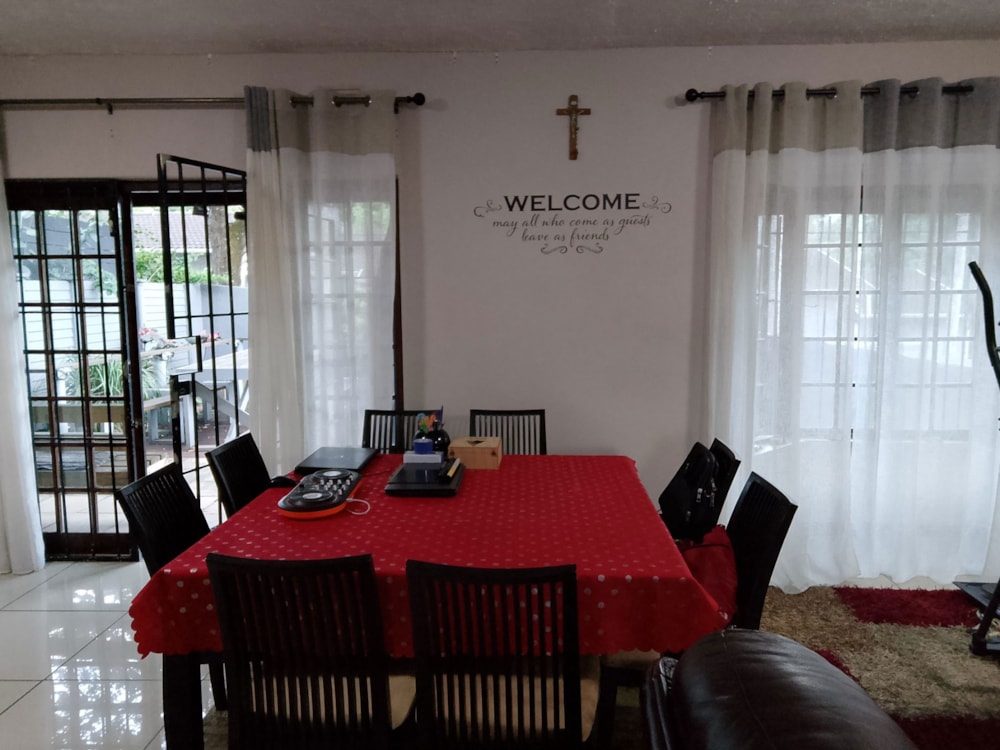 Double-storey apartment for sale in Uvongo - 1PSH1722087