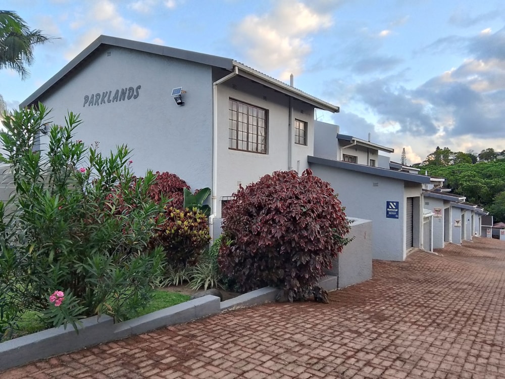 Double-storey apartment for sale in Uvongo - 1PSH1722087