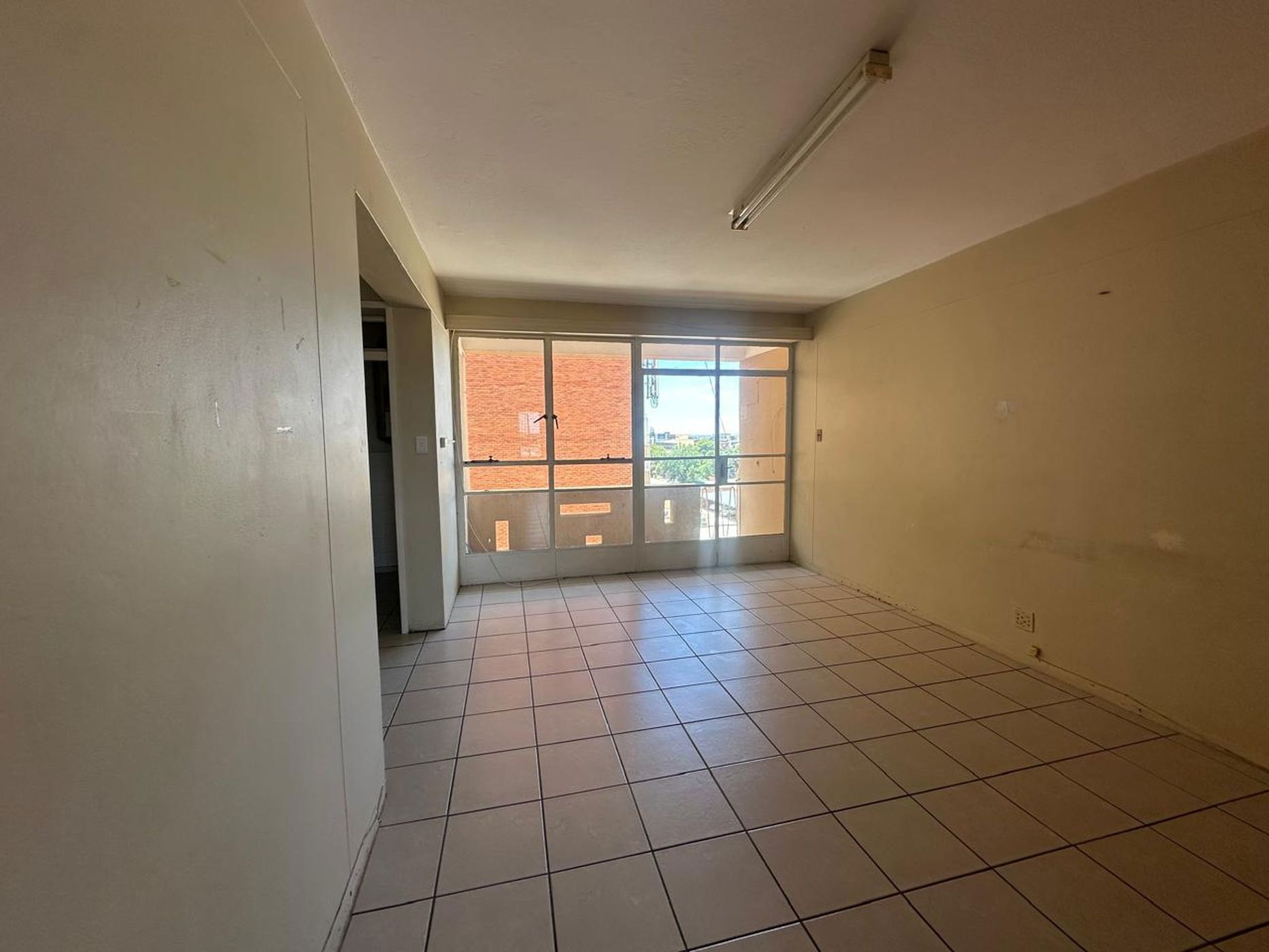 Bachelor apartment to rent in Westdene, Bloemfontein - 1BX1715417