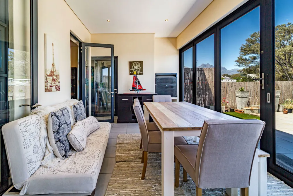 Apartment sold in Stellenbosch - ST1721179 Apartment sold in Stellenbosch - ST1721179