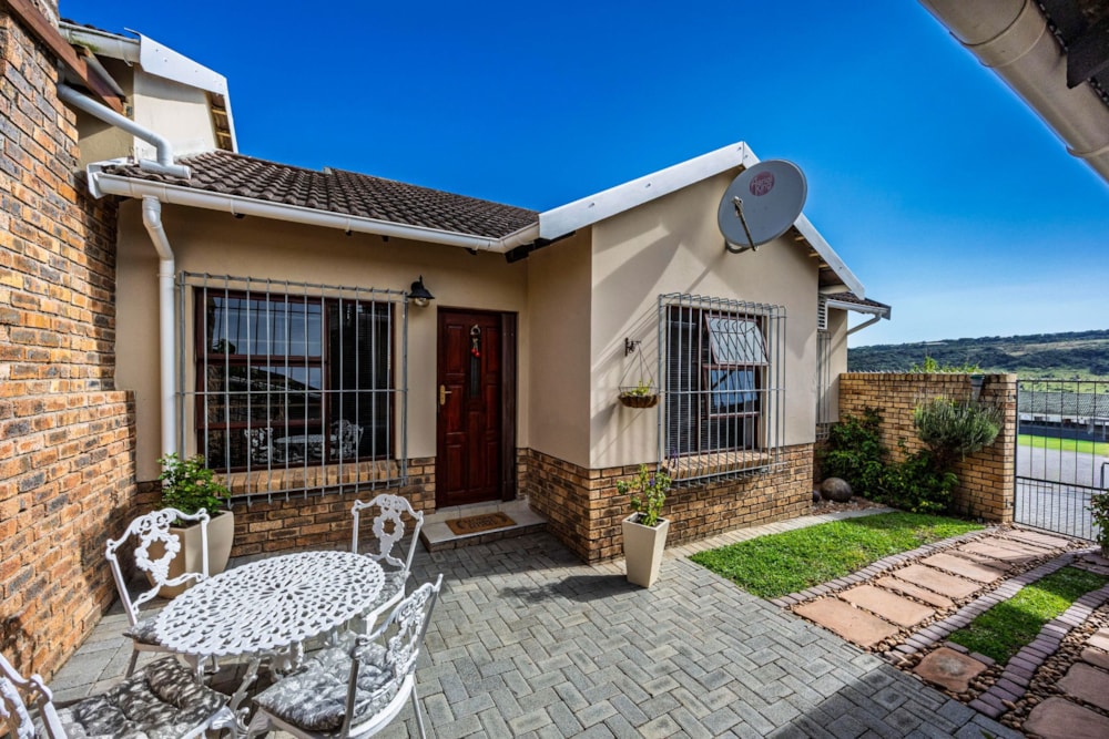 Townhouse for sale in Nahoon Valley Park - 1EZ1723571 Townhouse for sale in Nahoon Valley Park - 1EZ1723571