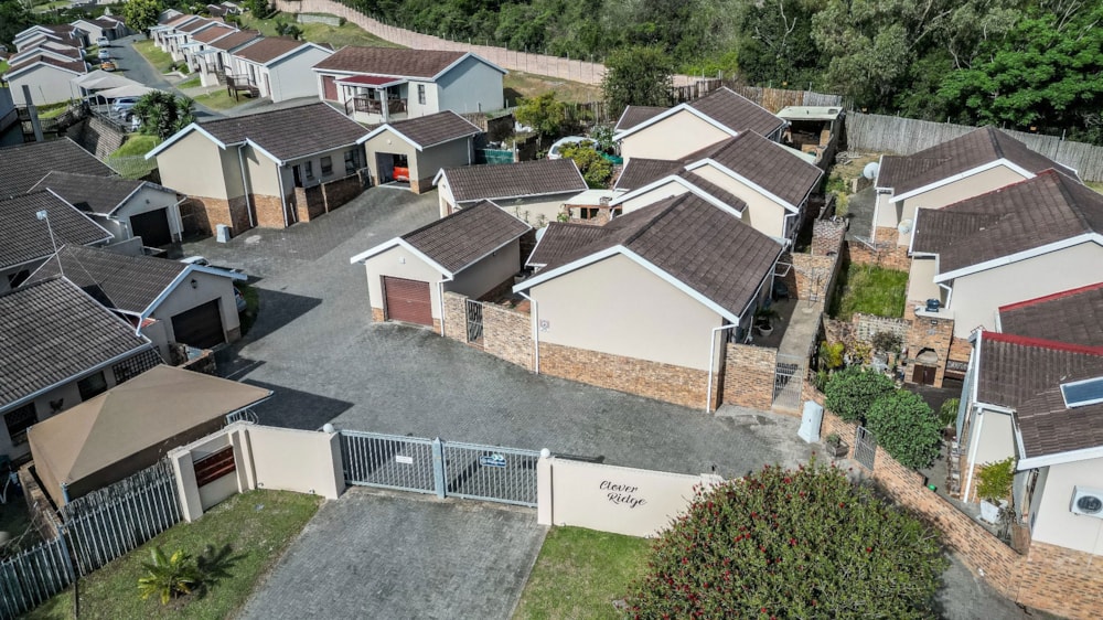 Townhouse for sale in Nahoon Valley Park - 1EZ1723571 Townhouse for sale in Nahoon Valley Park - 1EZ1723571