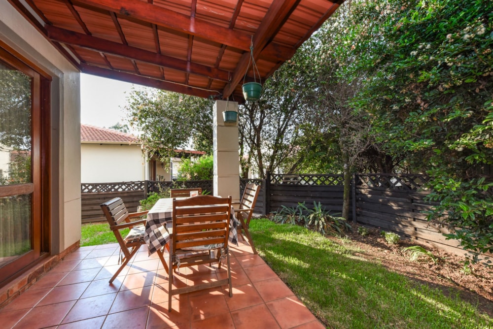 Apartment for sale in Paulshof - FW1720955 Apartment for sale in Paulshof - FW1720955