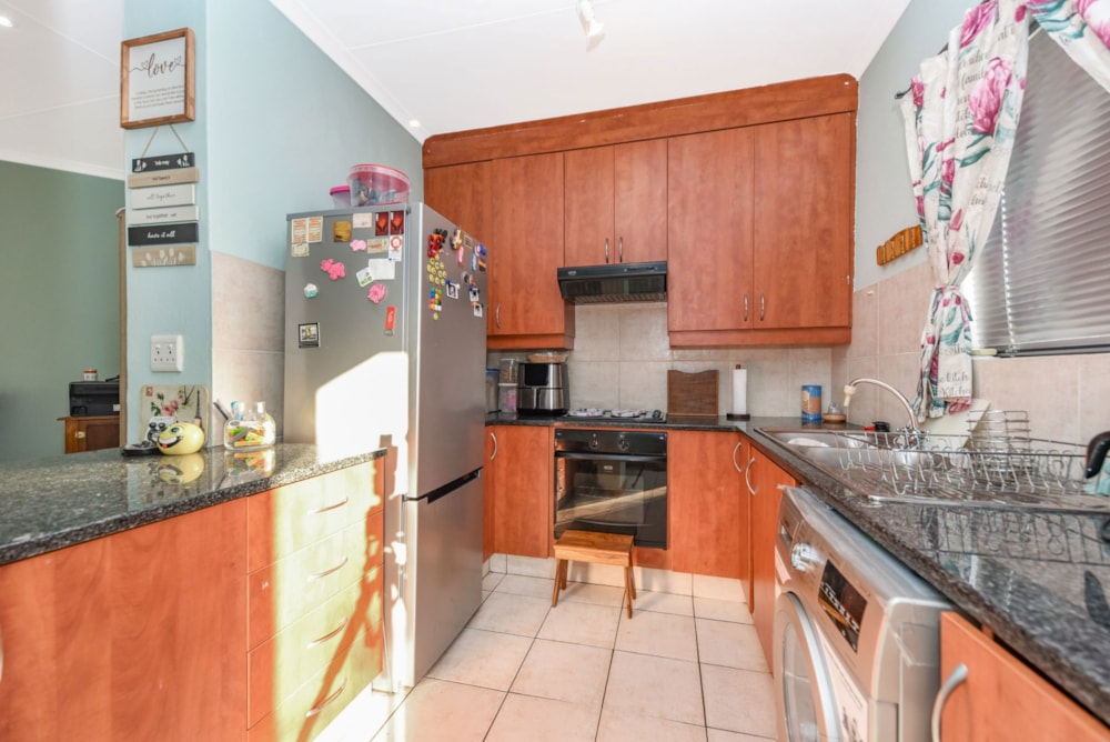 Apartment for sale in Paulshof - FW1720955 Apartment for sale in Paulshof - FW1720955