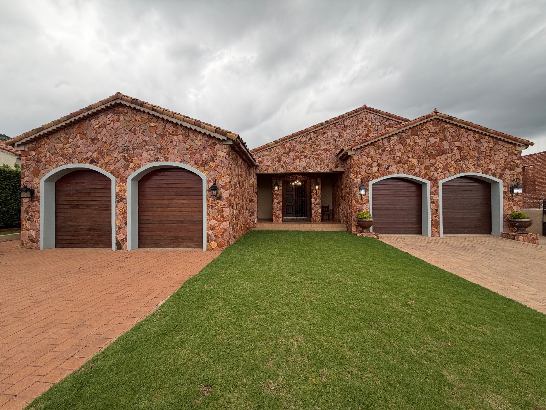 House for sale in Estate D Afrique - 1HR1721531