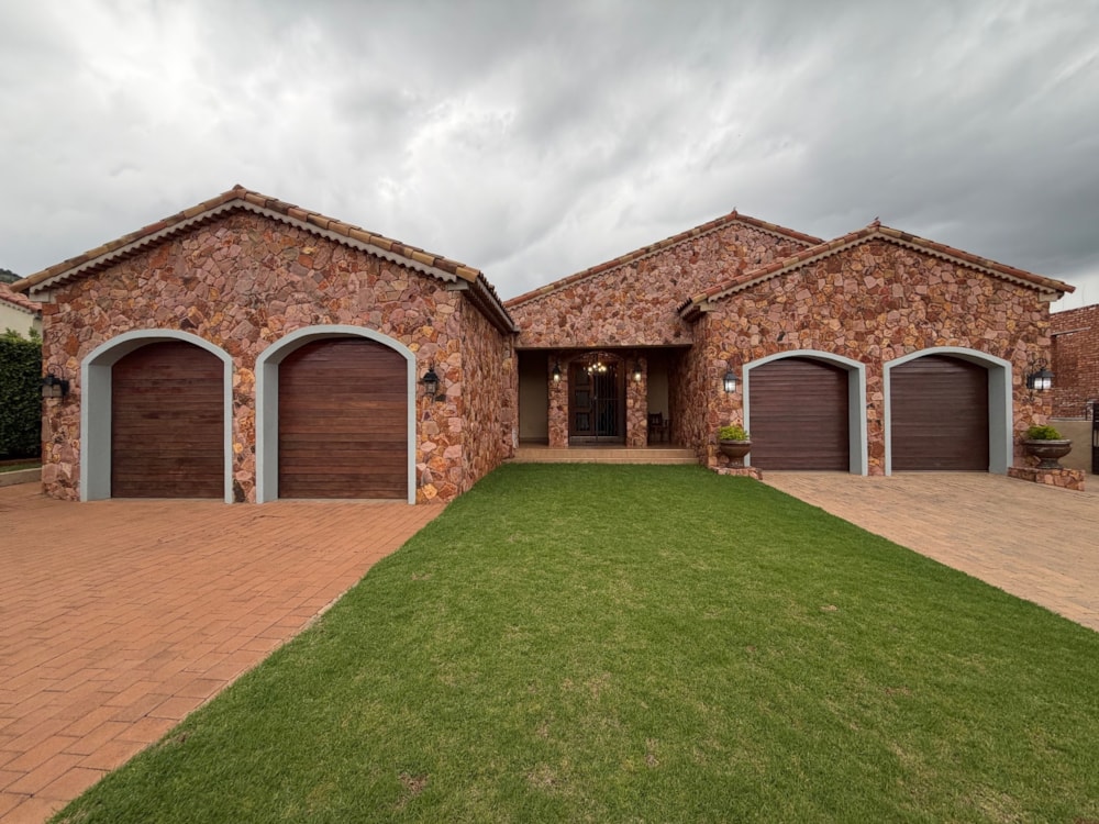 House for sale in Estate D Afrique - 1HR1721531 House for sale in Estate D Afrique - 1HR1721531