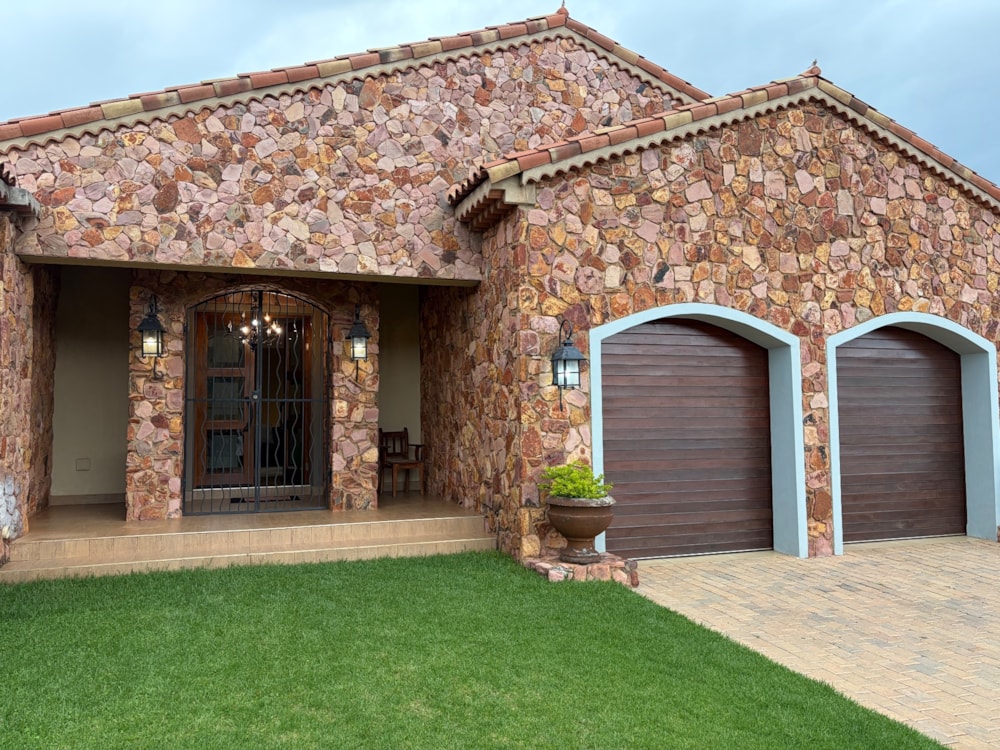 House for sale in Estate D Afrique - 1HR1721531 House for sale in Estate D Afrique - 1HR1721531