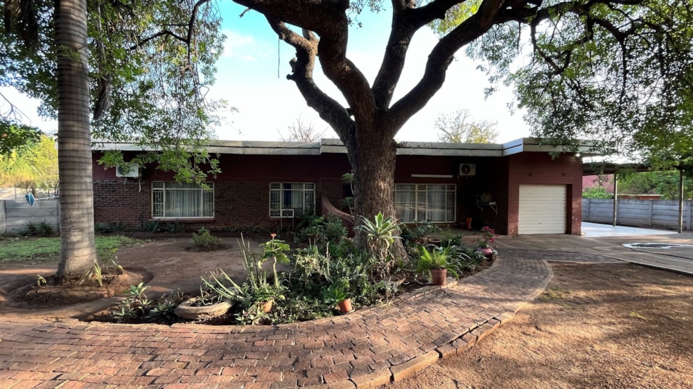 Single-storey house for sale in Phalaborwa - 1PW1721708 Single-storey house for sale in Phalaborwa - 1PW1721708