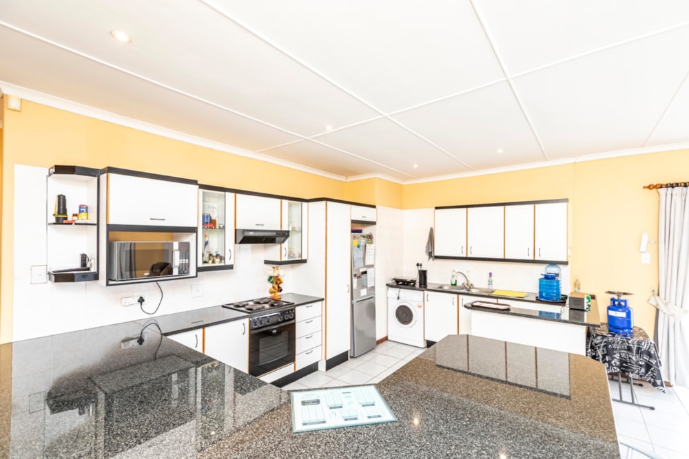 House for sale in Beacon Bay - 1EZ1720337 House for sale in Beacon Bay - 1EZ1720337