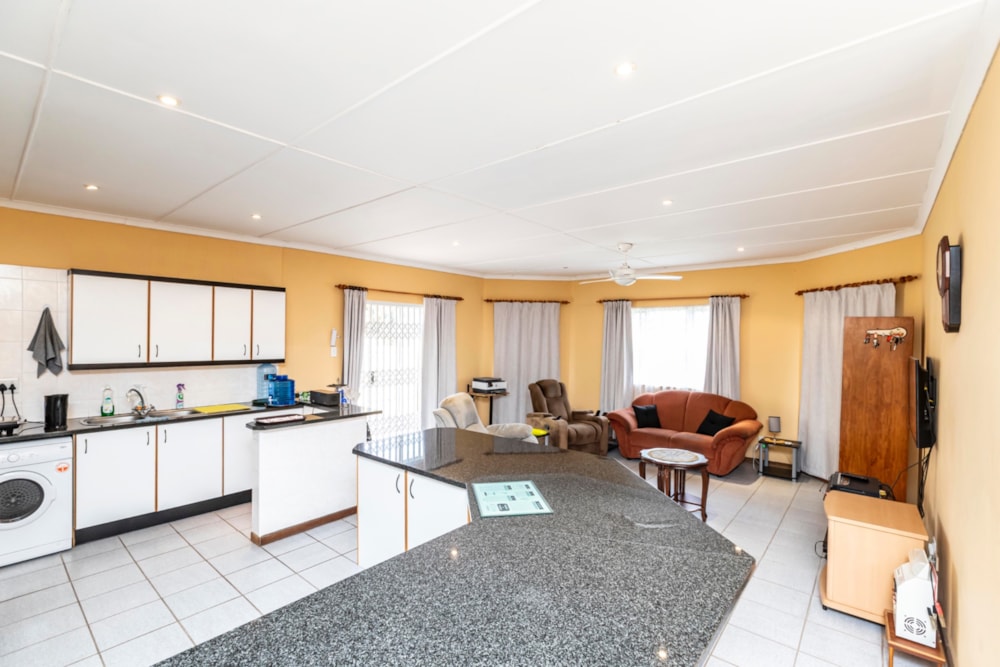 House for sale in Beacon Bay - 1EZ1720337 House for sale in Beacon Bay - 1EZ1720337