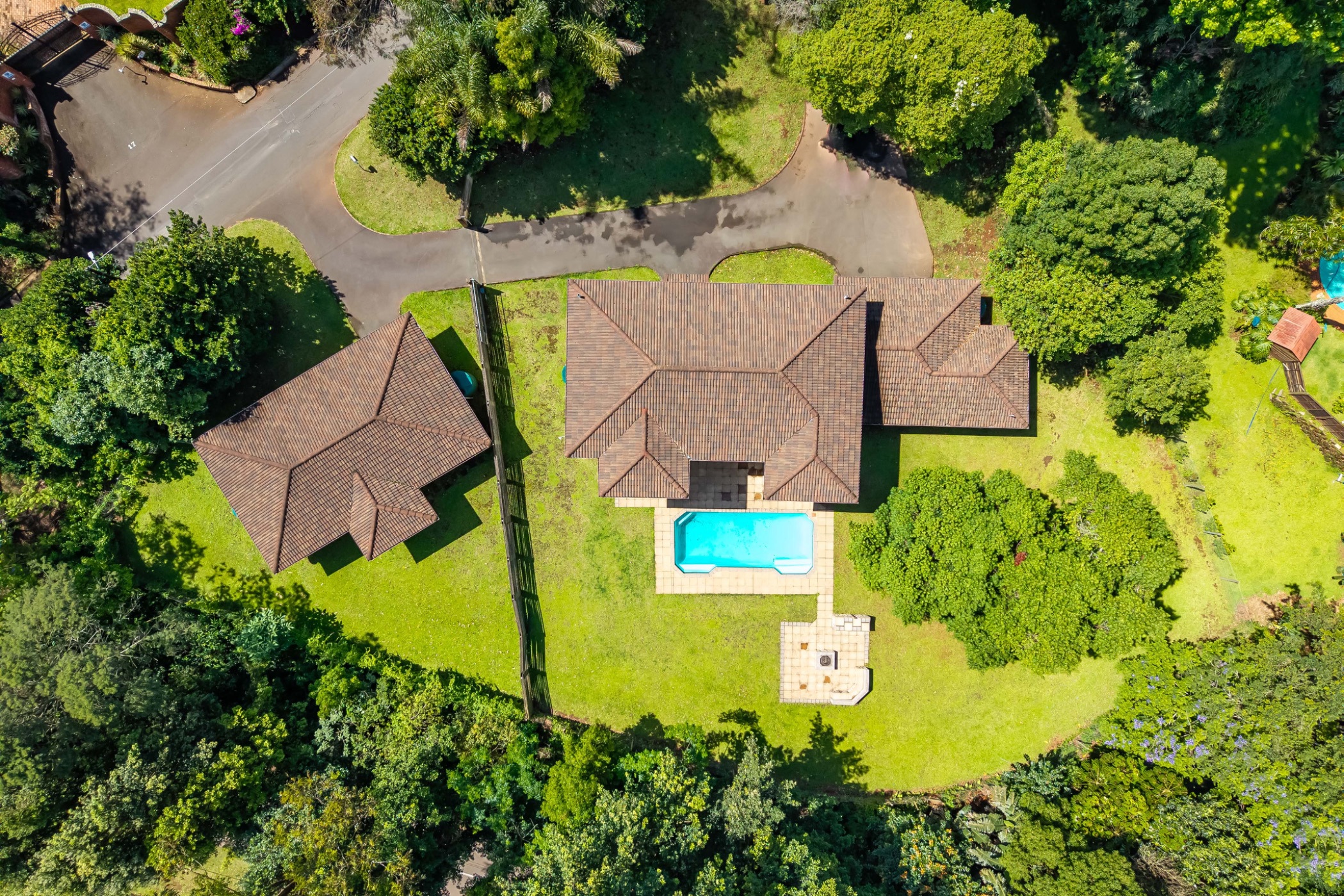 Double-storey house for sale in Kloof - 1KF1722942