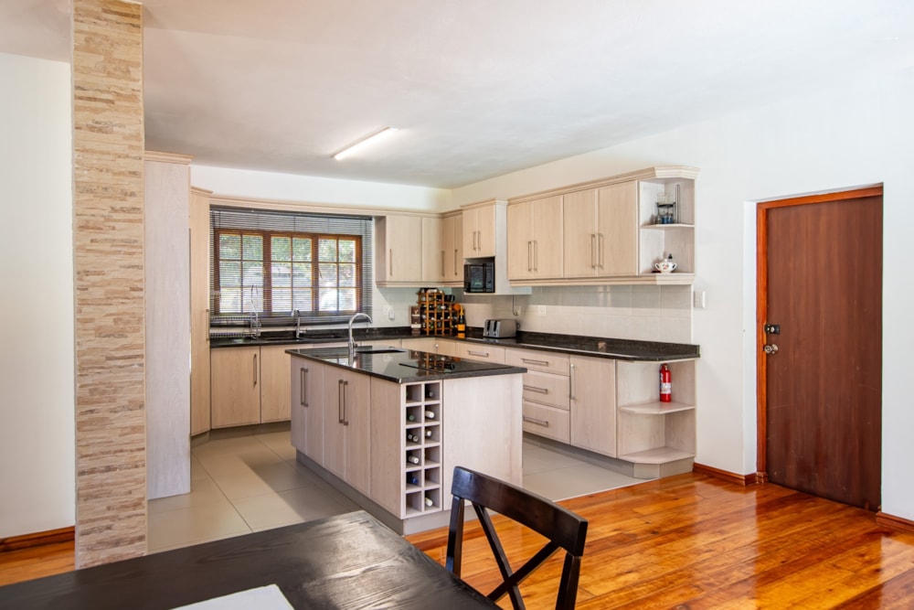 Double-storey house for sale in Kloof - 1KF1722942