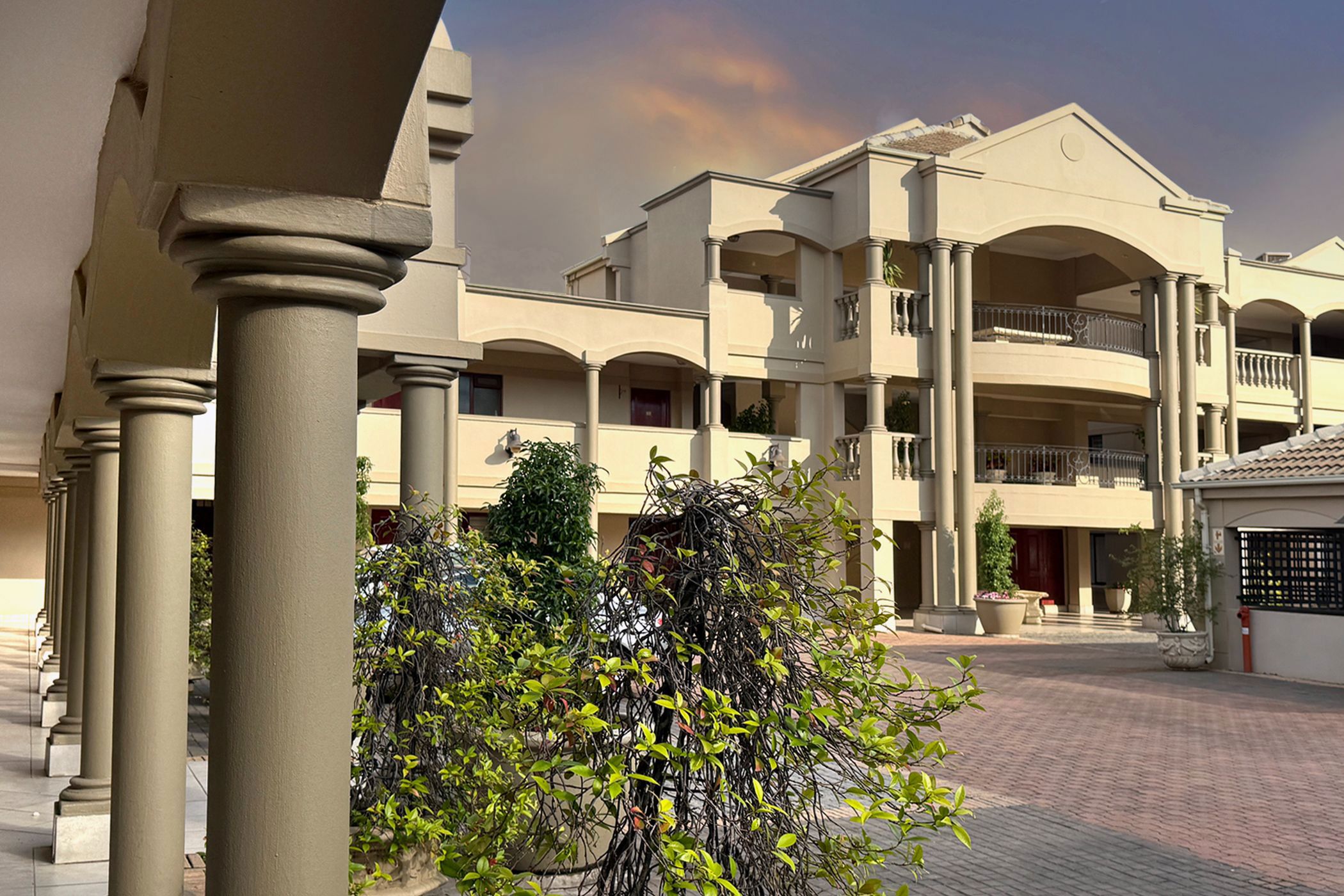 Double-storey apartment for sale in Hyde Park, Sandton - HP1723175