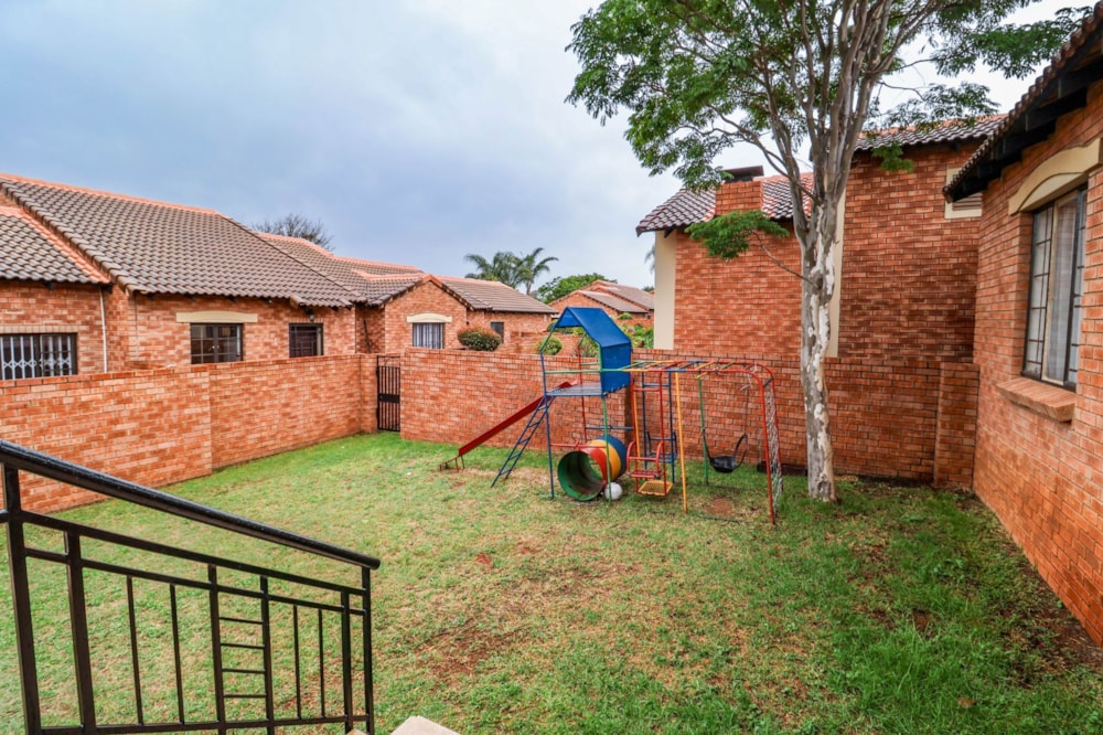 Townhouse for sale in Mooikloof Ridge - PT1720201