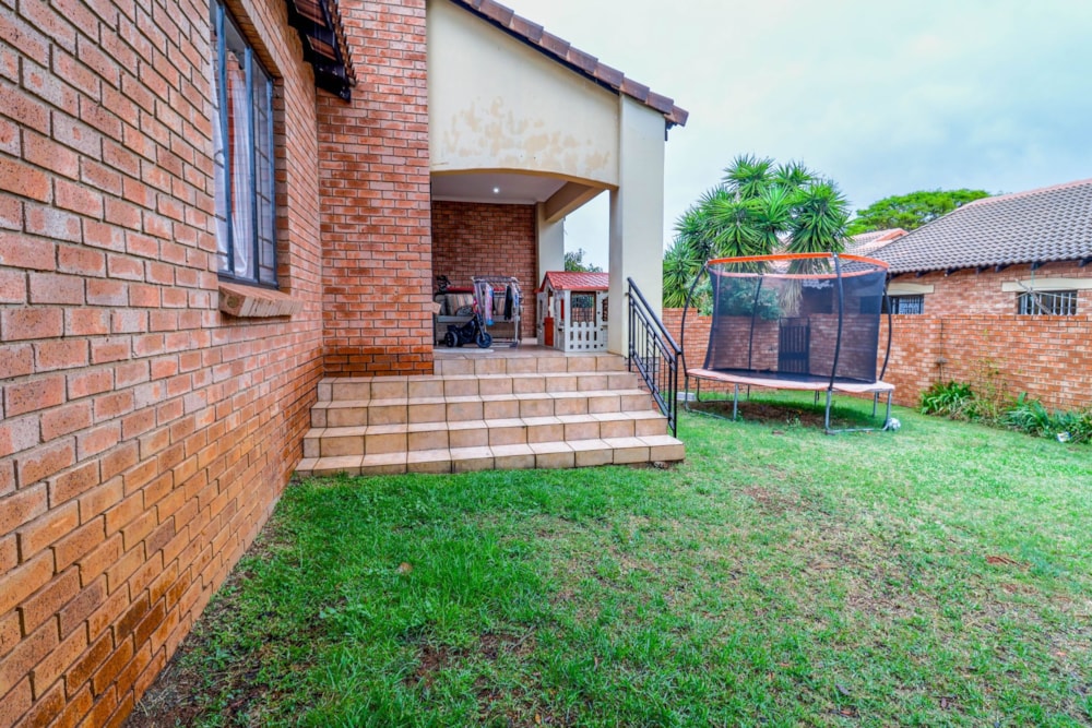 Townhouse for sale in Mooikloof Ridge - PT1720201