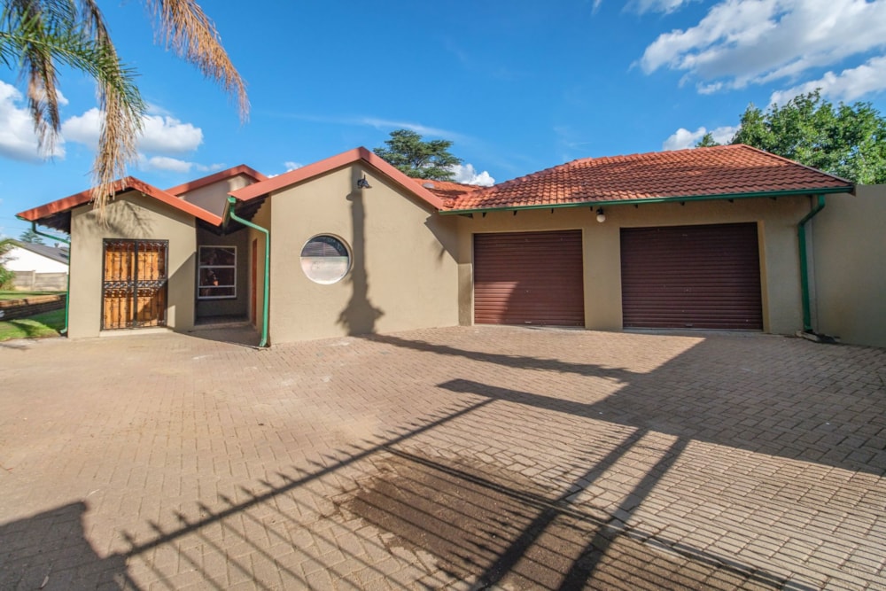 House for sale in Randpark Ridge - RAN1721405 House for sale in Randpark Ridge - RAN1721405