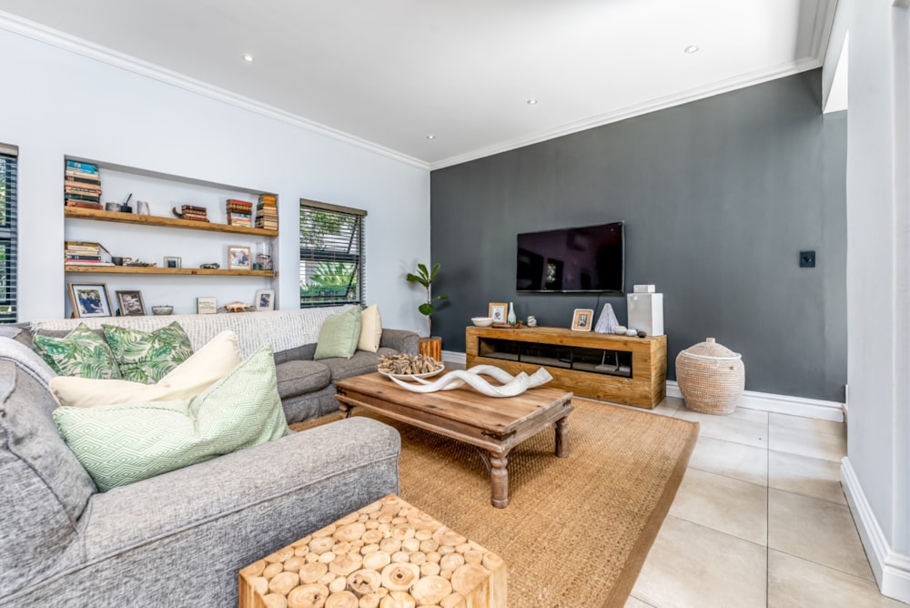 Single-storey house for sale in Cotswold Downs Estate - 1KF1720372