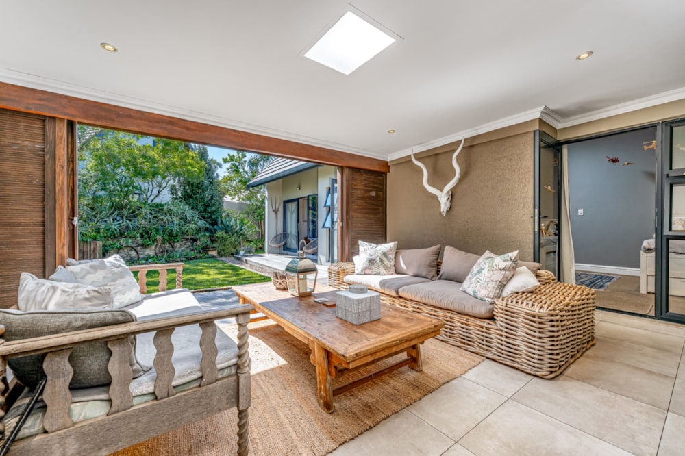 Single-storey house for sale in Cotswold Downs Estate - 1KF1720372