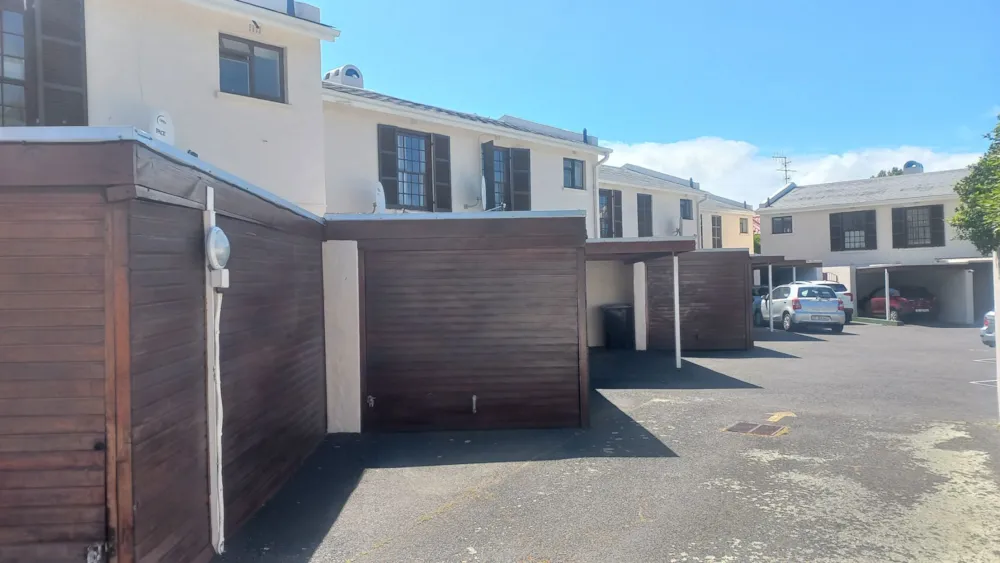 Townhouse let in Kenilworth, Cape Town - RBL1720389 Townhouse let in Kenilworth, Cape Town - RBL1720389