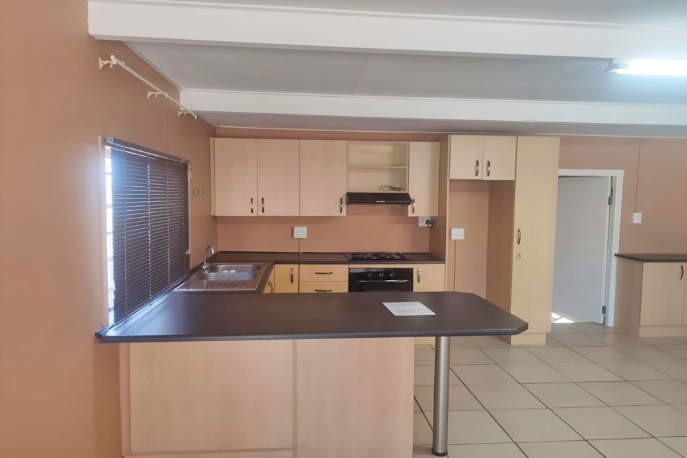 House to rent in Van Riebeeck Hoogte - 1UK1723217 House to rent in Van Riebeeck Hoogte - 1UK1723217