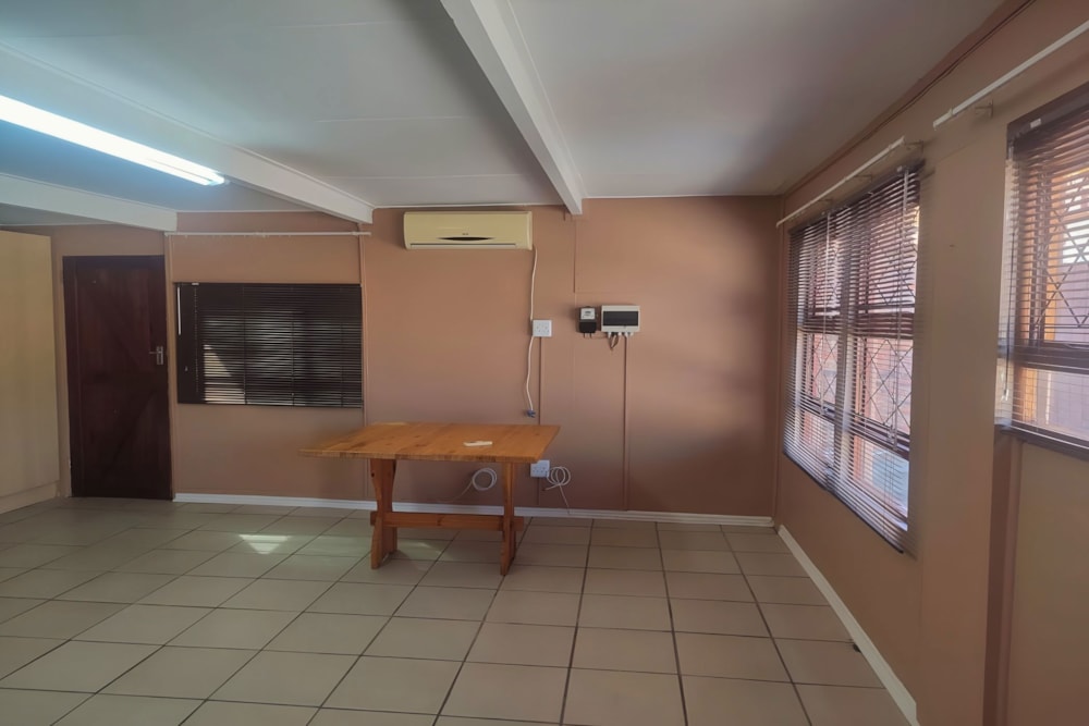 House to rent in Van Riebeeck Hoogte - 1UK1723217 House to rent in Van Riebeeck Hoogte - 1UK1723217