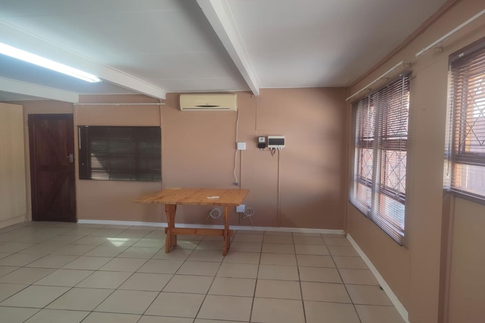 House to rent in Van Riebeeck Hoogte - 1UK1723217 House to rent in Van Riebeeck Hoogte - 1UK1723217