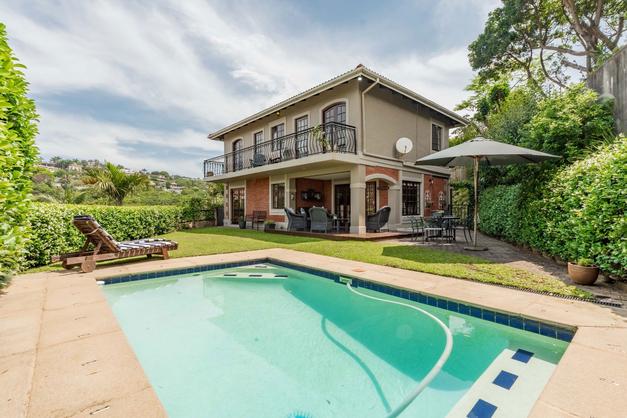 Townhouse for sale in La Lucia - 1ND1720143