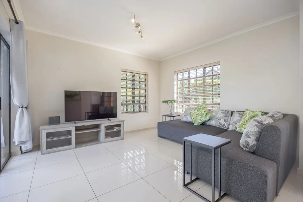 Townhouse sold in Clifton Hill Estate - 1KF1720443