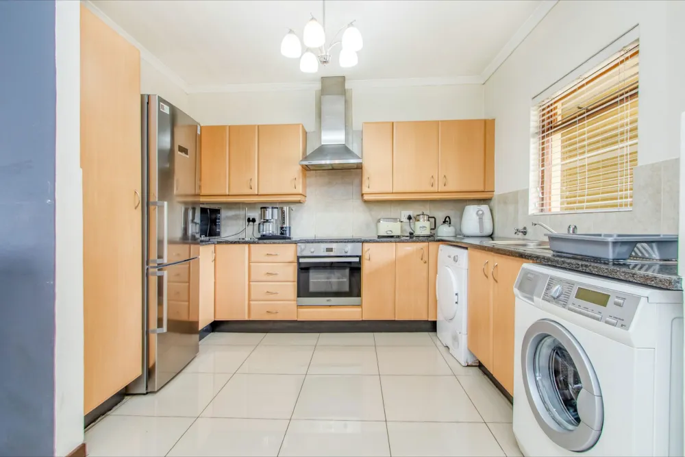 Apartment for sale in Fourways - FW1721045 Apartment for sale in Fourways - FW1721045