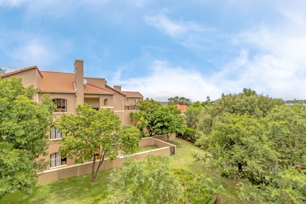 Apartment for sale in Fourways - FW1721045 Apartment for sale in Fourways - FW1721045