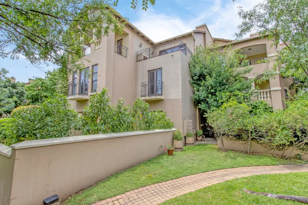 Apartment for sale in Fourways - FW1721045 Apartment for sale in Fourways - FW1721045