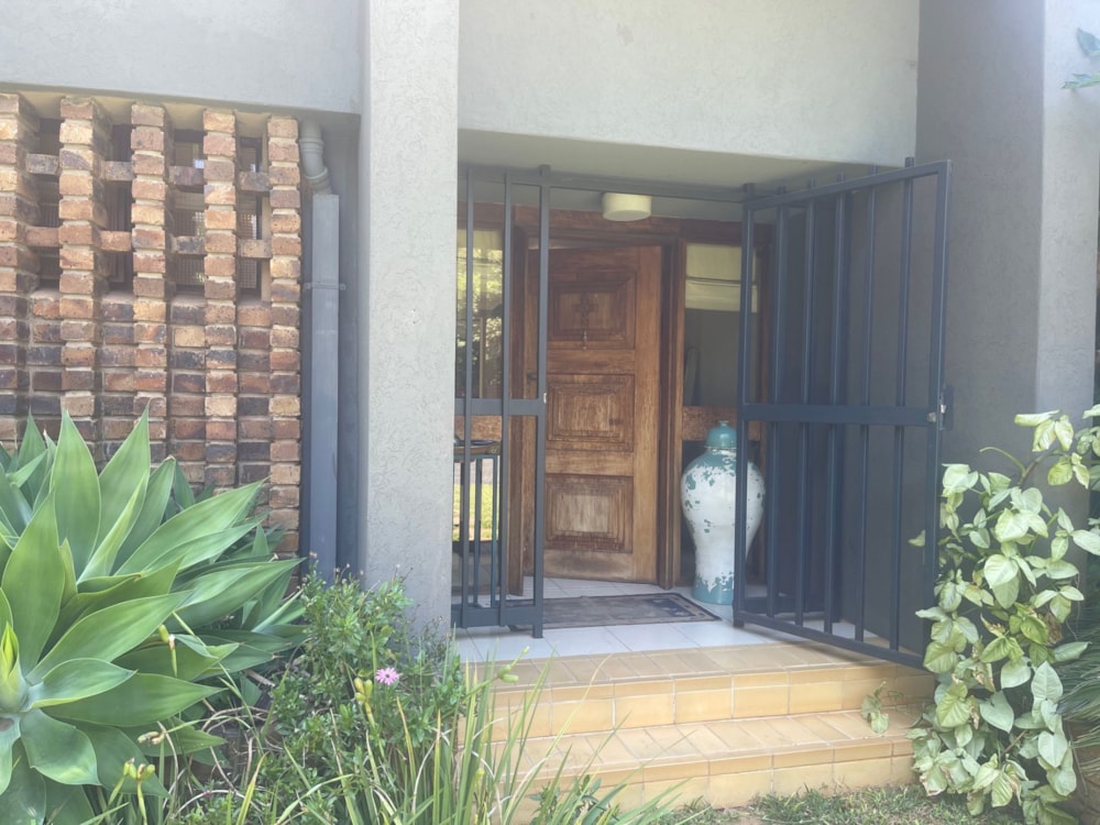 Townhouse for sale in Baileys Muckleneuk - PT1722940 Townhouse for sale in Baileys Muckleneuk - PT1722940