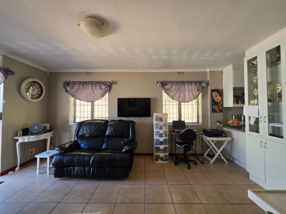 Townhouse to rent in Protea Heights - 1BC1722290