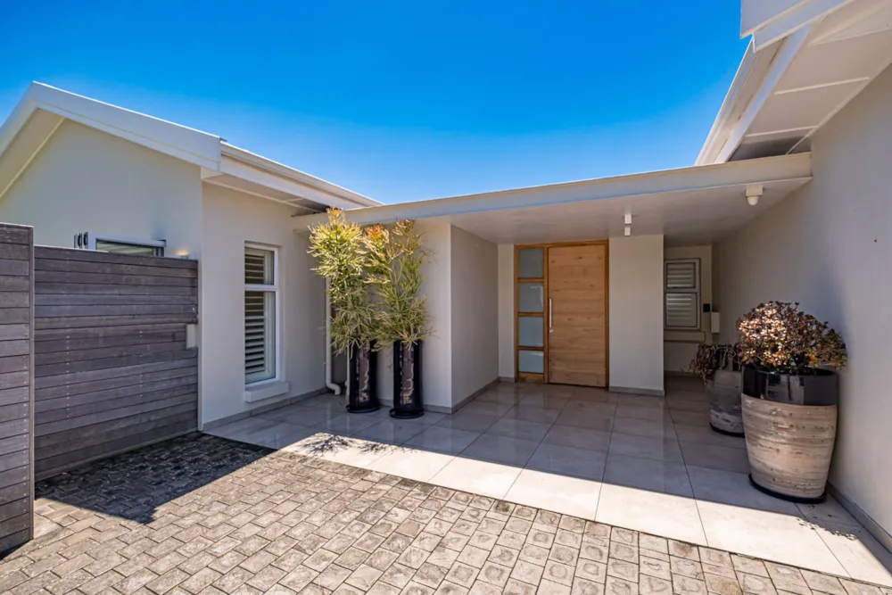 Double-storey house sold in Humewood - 1PLZ1720158